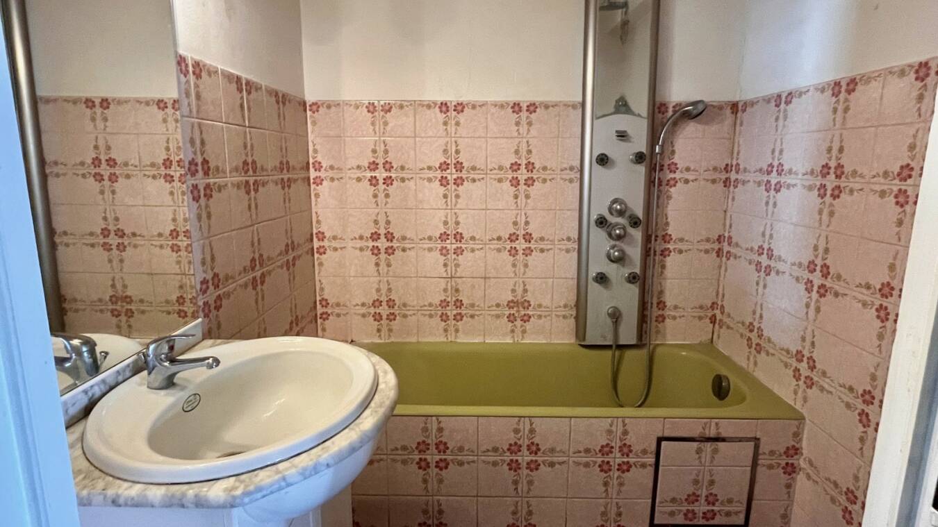 817A8C5F7F604000Ab10C9950Ff4Cd21