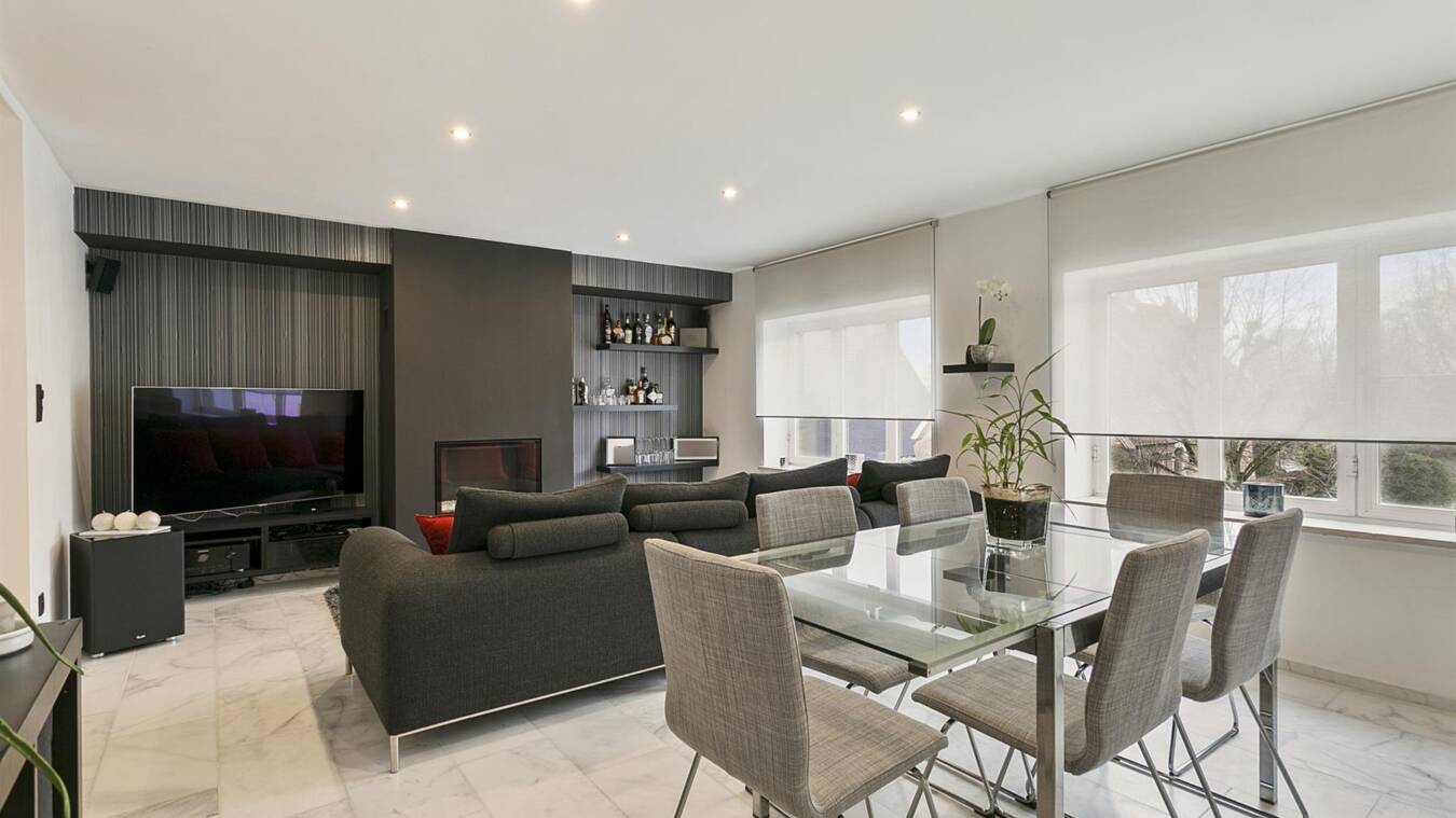 8D8C6F0D78E2476B9Afcc490Ed89B350