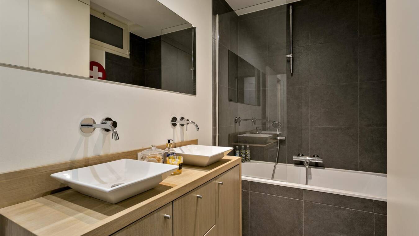 222Ab554E7824Fcbb2F2938Dd010Bd0B