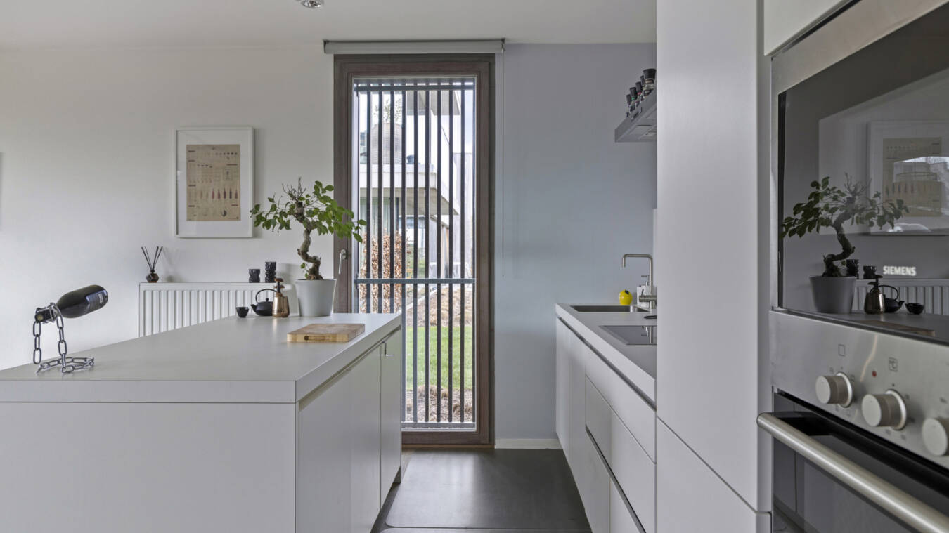 Edf6Cf05A18C4C1Eb9D9Cefb20Fdc604