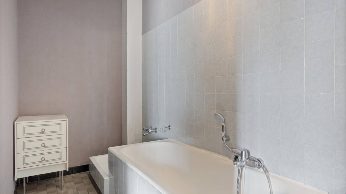 D70329Ba70Df4A61Aeb7A0Bdca8E1D4B