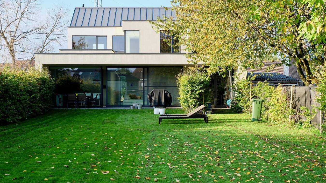 5A03A89E27944628B3Edbe054E29F928