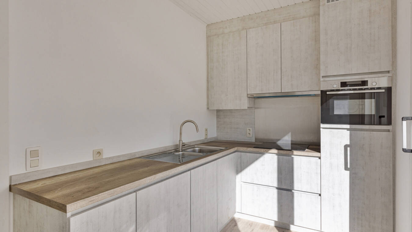 B63Da334Afc8457Ca423A92B0D0Bf2B2