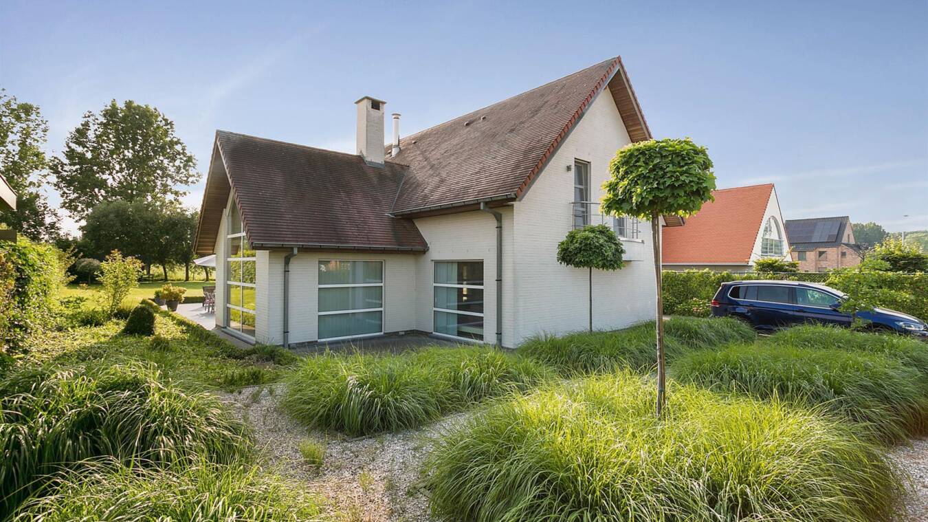 5A8Ce355076D40058258070C788Bd558